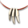 Vörös, fogakból készült lánc