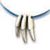 Fájl:Kék, fogakból készült lánc.png